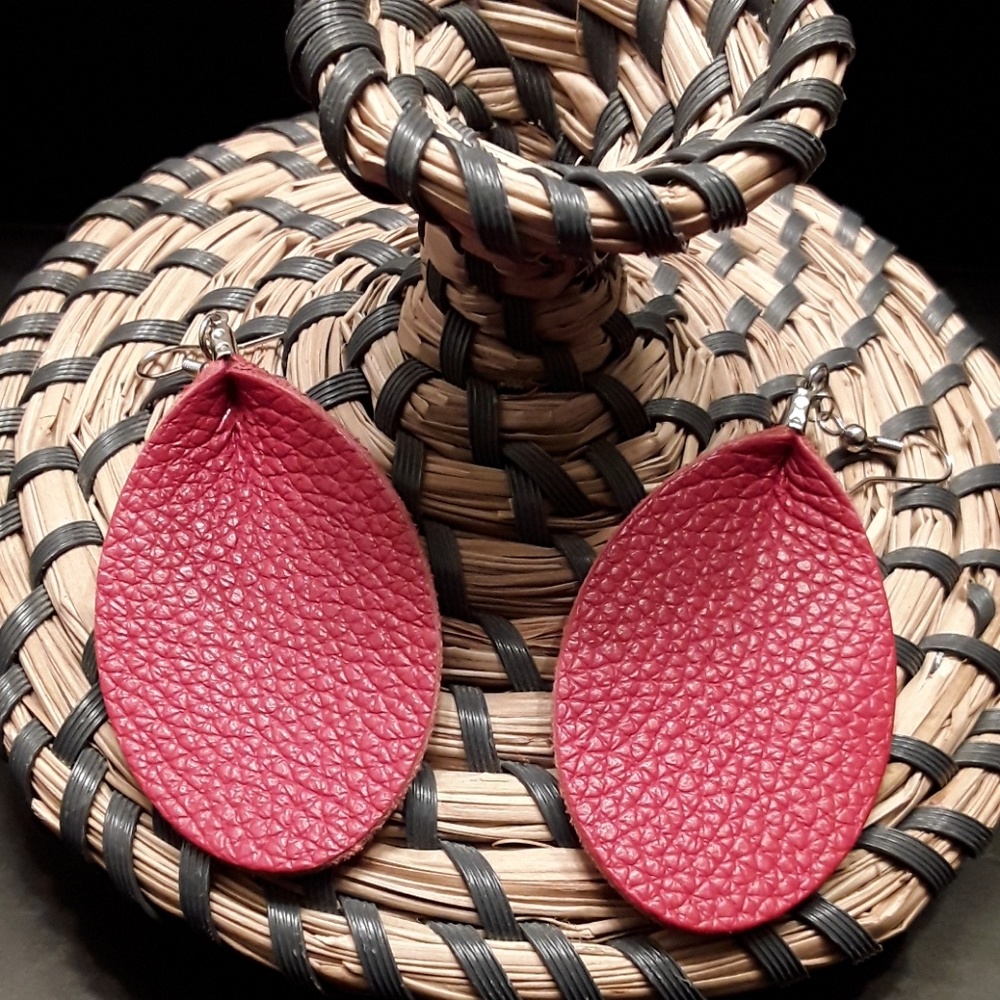 /NEW Red Genuine Leather Free Flow Teardrops - Picture 6 of 8